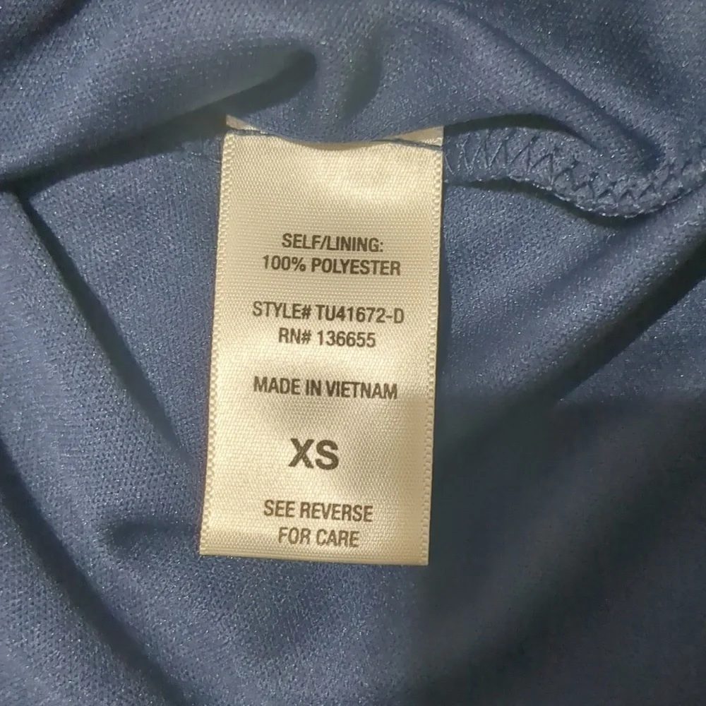 West K Sabrina ruffle tie front blouse size xs,styleTu41672-D 100%polyester - Picture 6 of 6